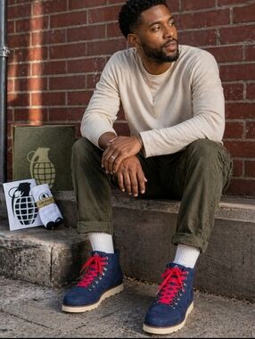 Grenade Suede Boots Navy Red Laces Men's Size 9 Streetwear Casual Rugged Style